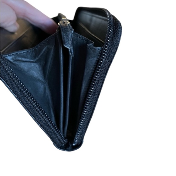 Authentic CHANEL Black Caviar Leather Zippy Wallet - Picture 7 of 13